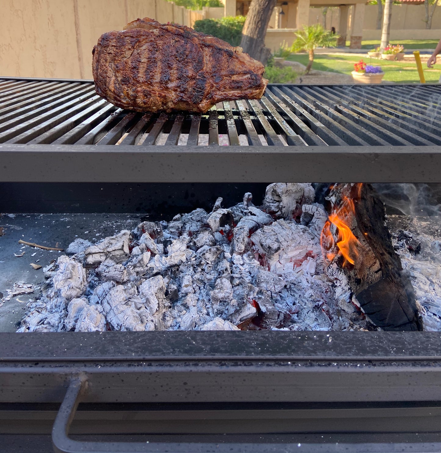 Santa Maria Grill w/ Square Grill Grate 44" x 24"